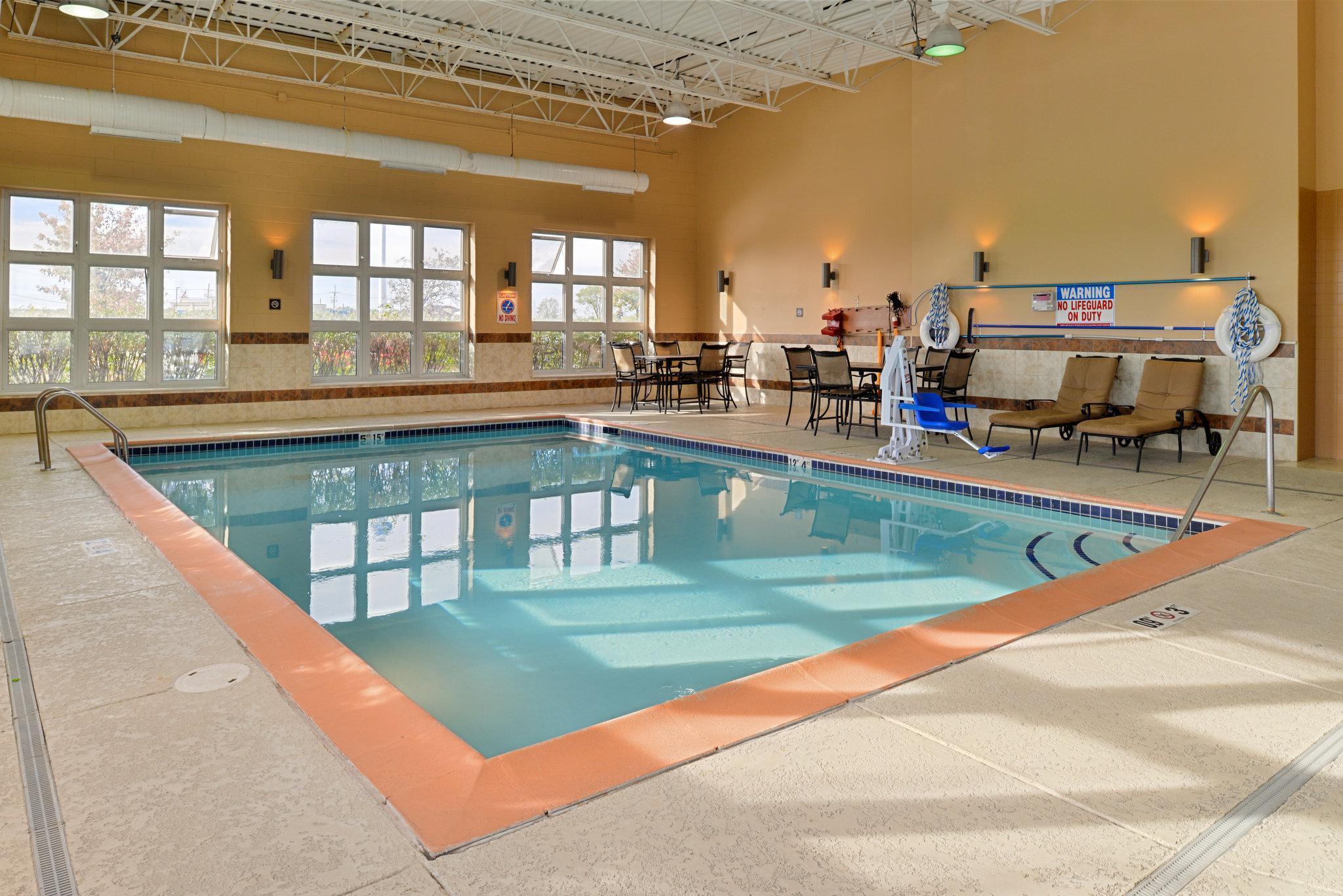 Holiday Inn Express Wixom By Ihg Zewnętrze zdjęcie