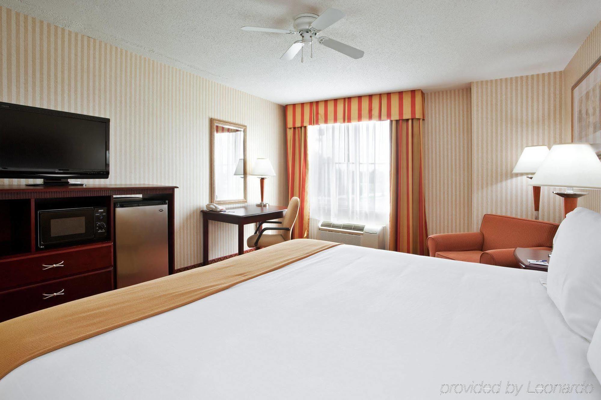 Holiday Inn Express Wixom By Ihg Pokój zdjęcie