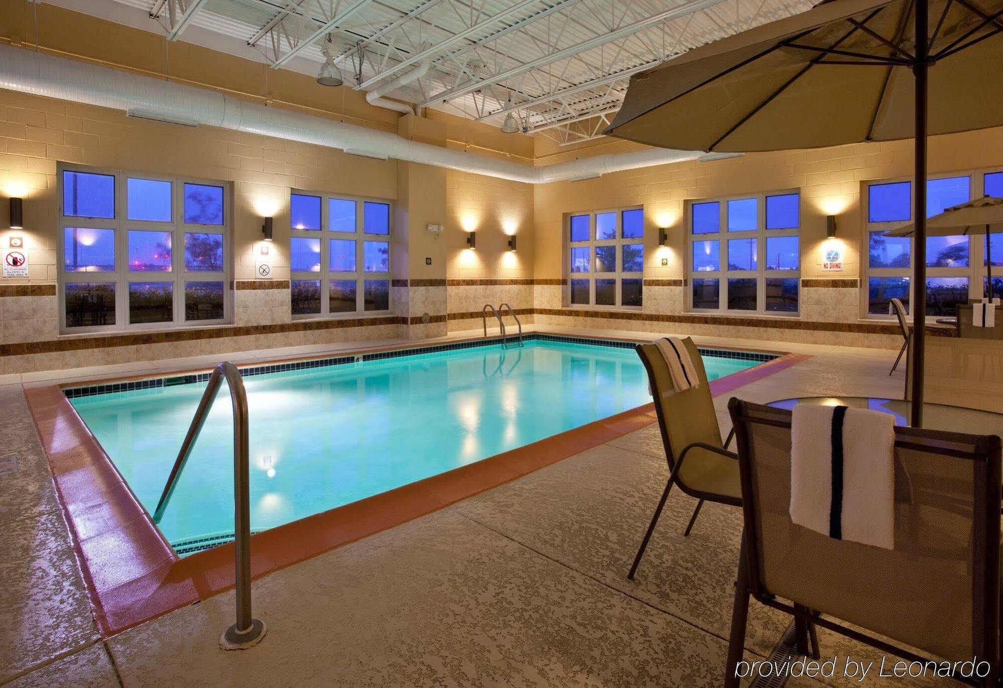 Holiday Inn Express Wixom By Ihg Zewnętrze zdjęcie